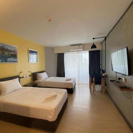 Hotel Dluxx Thammasat Pathum Thani Zewnętrze zdjęcie