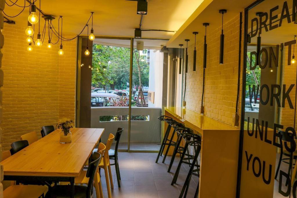 Hotel Dluxx Thammasat Pathum Thani Zewnętrze zdjęcie