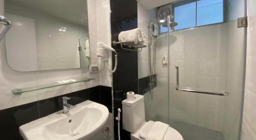 Hotel Dluxx Thammasat Pathum Thani Zewnętrze zdjęcie